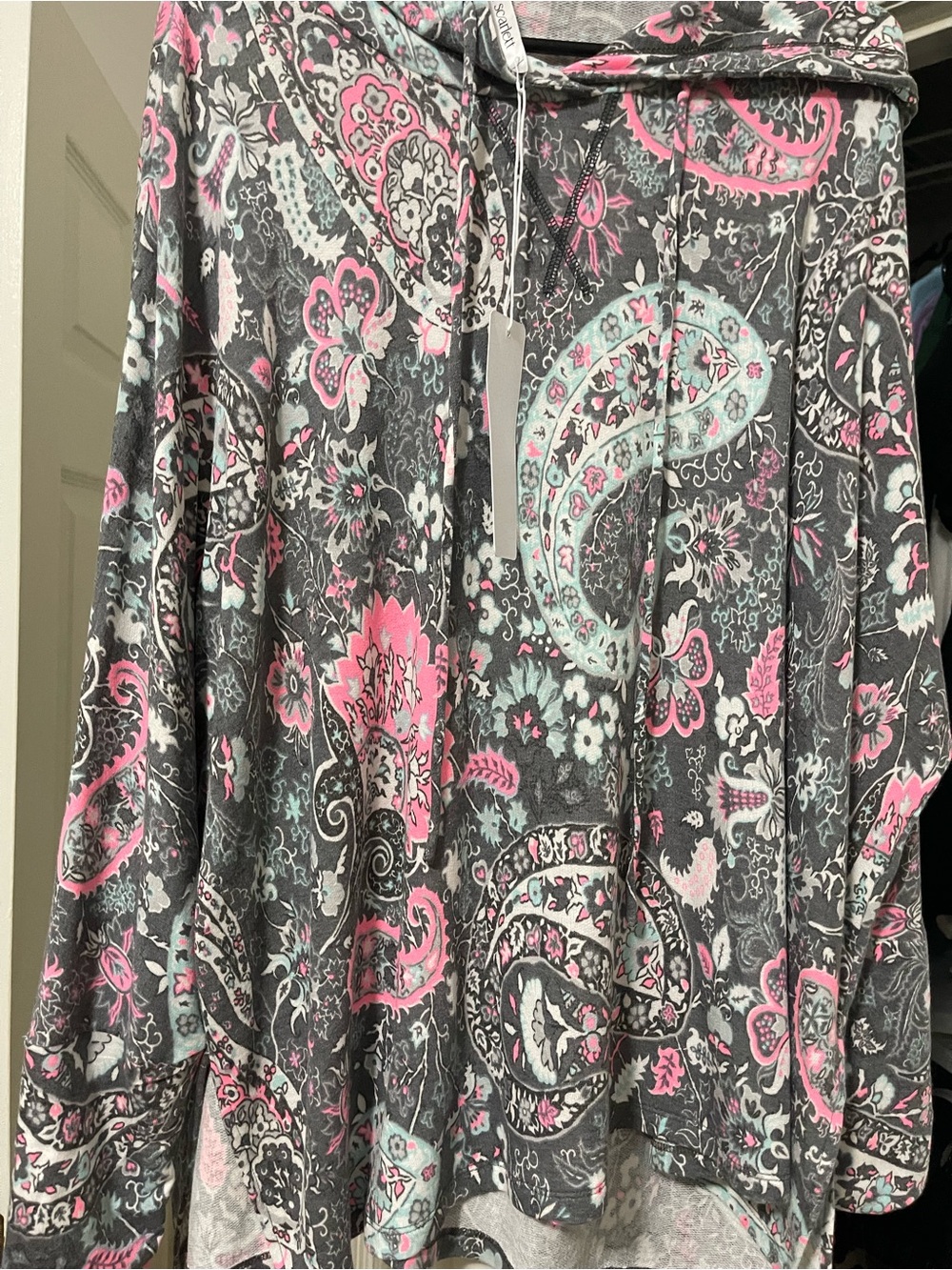 Dear Scarlett Paisley Print Hooded Pullover - Pink & Aqua on Charcoal